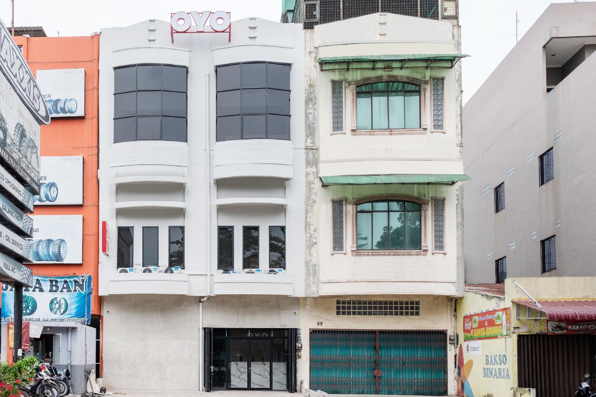 Super Oyo 3150 Theodore Homestay Medan Exteriör bild