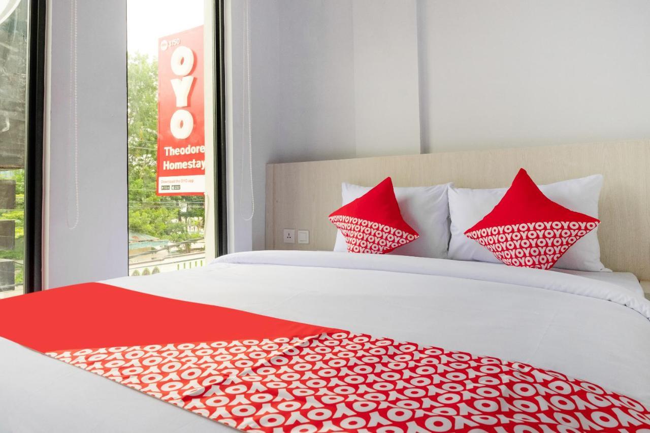 Super Oyo 3150 Theodore Homestay Medan Exteriör bild
