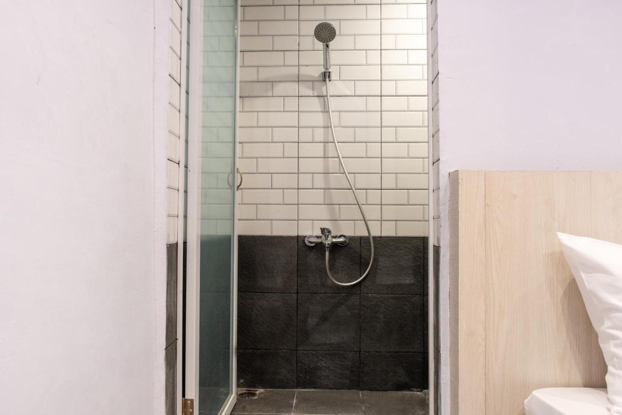 Super Oyo 3150 Theodore Homestay Medan Exteriör bild